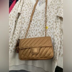 Chic Gold Quilted Crossbody Bag with Gold Chain